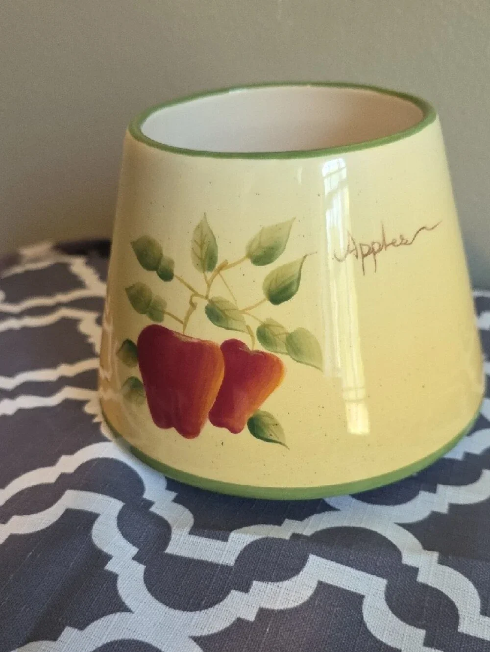 Home Interiors Cream Ceramic Apple Orchard Collection Candle Topper